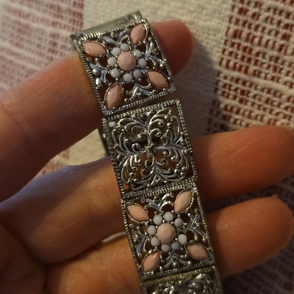 Silver, Pink, and White Stretchy Bracelet - EUC - Picture 4 of 7